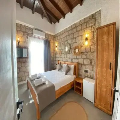 Armi Otel (+13)