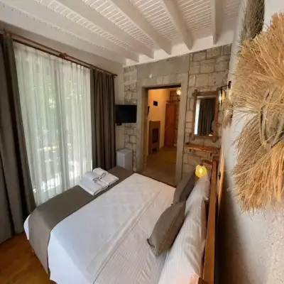Armi Otel (+13)