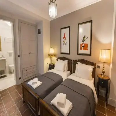 Narimor Otel, +12
