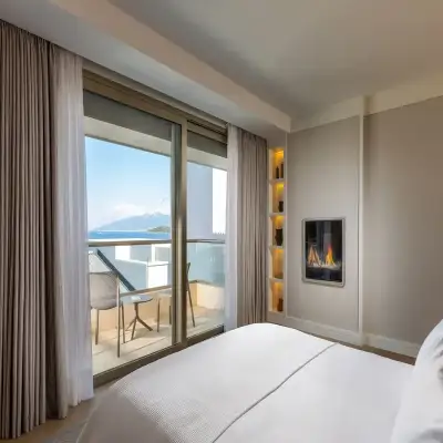 Hiddenbay (+12 Adult Only)