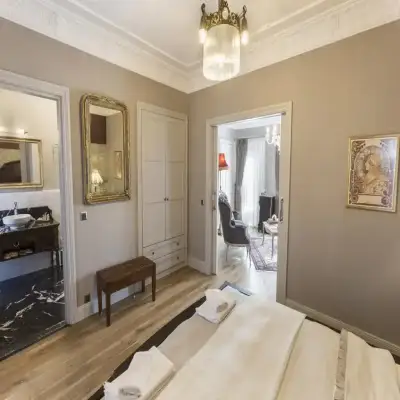 Narimor Otel, +12