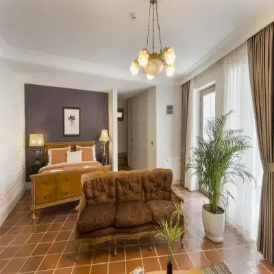 Narimor Otel, +12