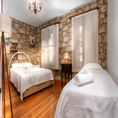Flores Hotel