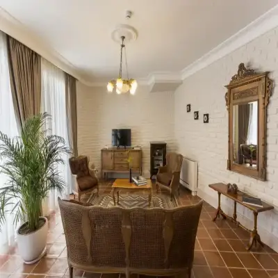 Narimor Otel, +12