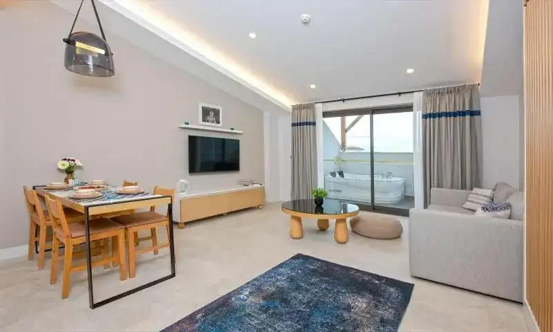Deluxe Jakuzili Suite