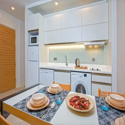 A Suite Side