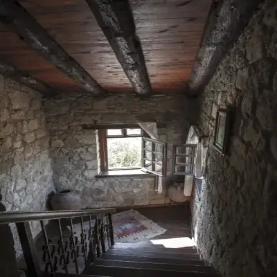 Hünnaphan Hotel, Adatepe