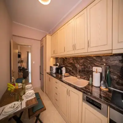 Zoes Luxury Apartment