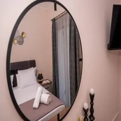 Zoes Luxury Apartment