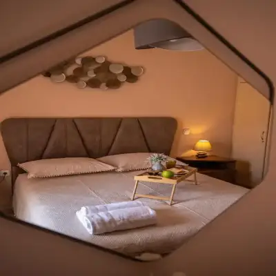 Zoes Luxury Apartment