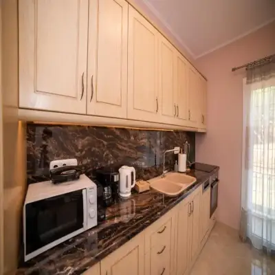 Zoes Luxury Apartment