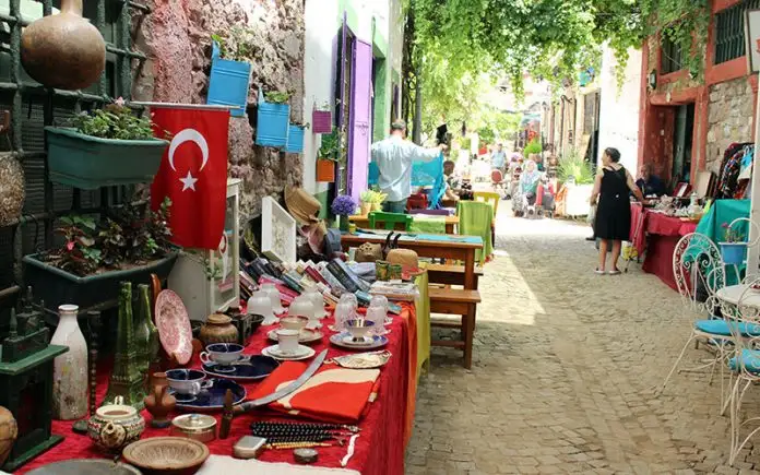 Ayvalık Çarşısı