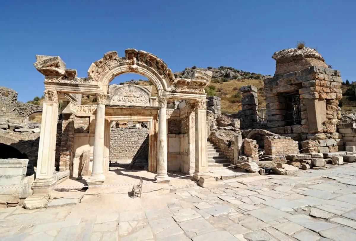 Kyzikos’taki Hadrian Tapınağı