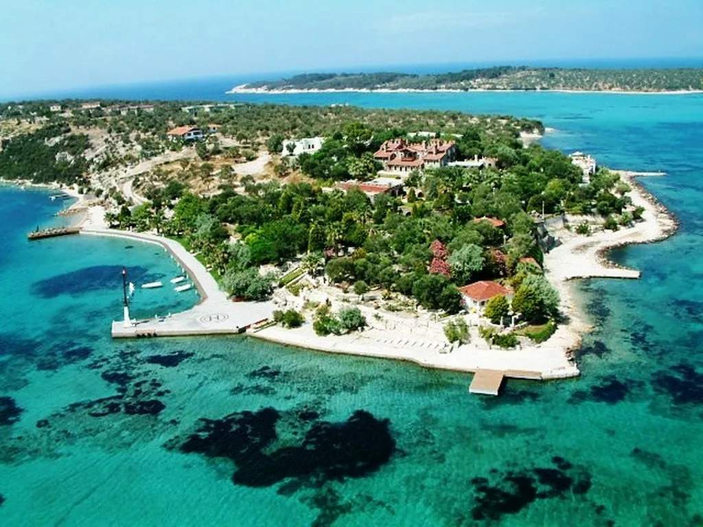 Dikili Denize Sıfır Oteller