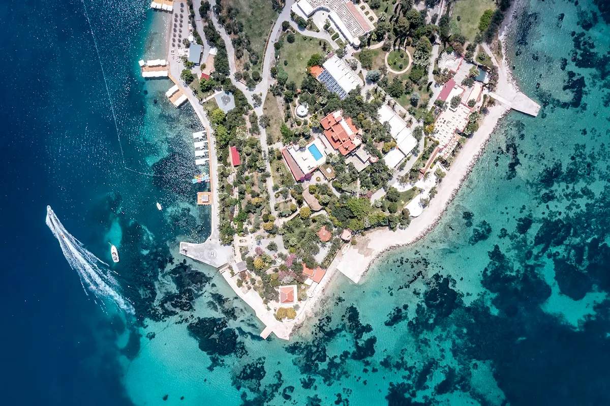 Dikili Havuzlu Oteller
