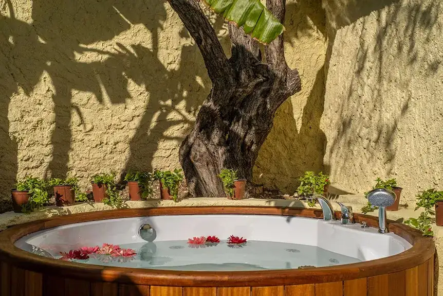 Urla Jakuzili Otel