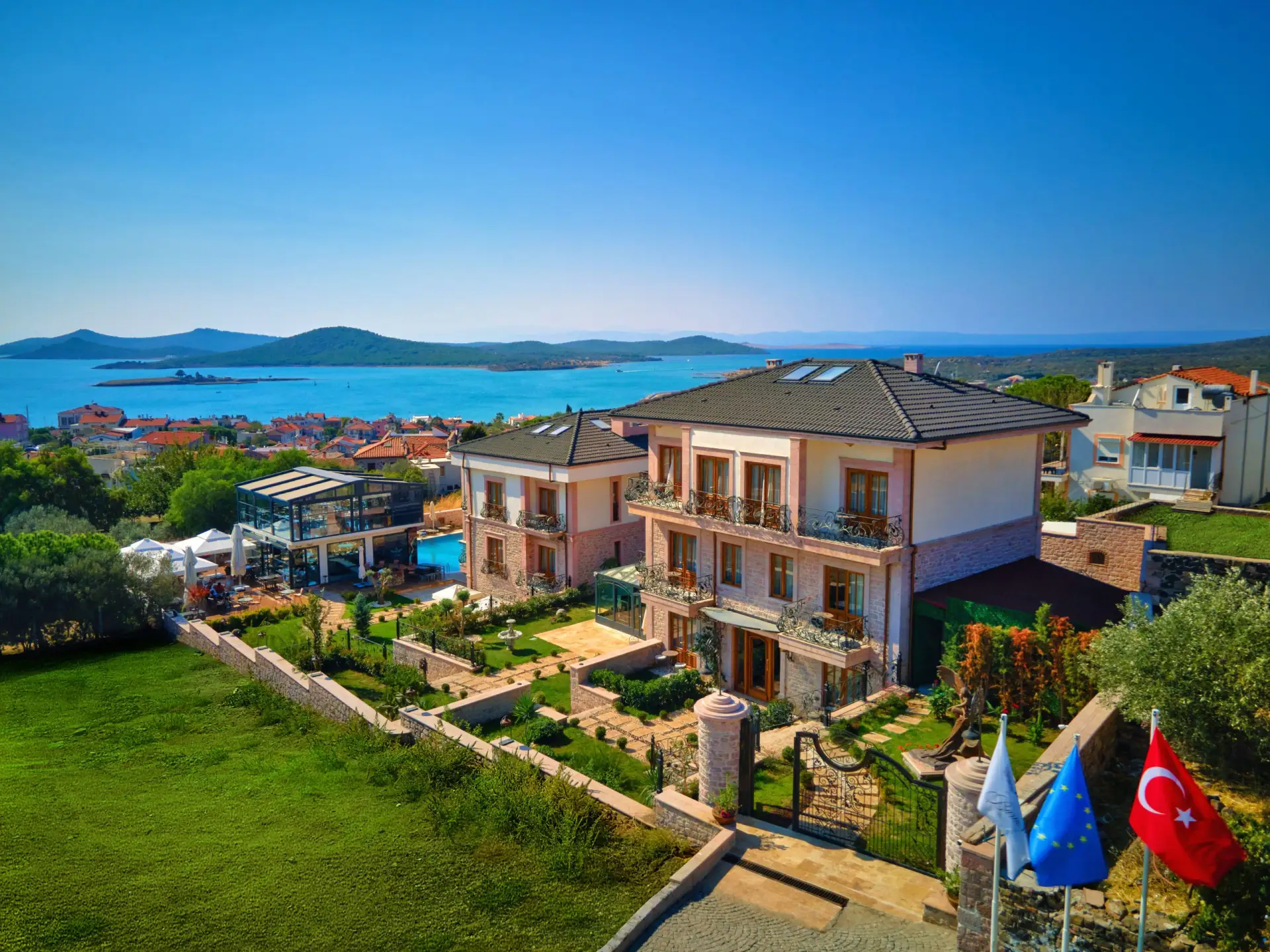Baradiel Hotel, +12, (Cunda Adası)