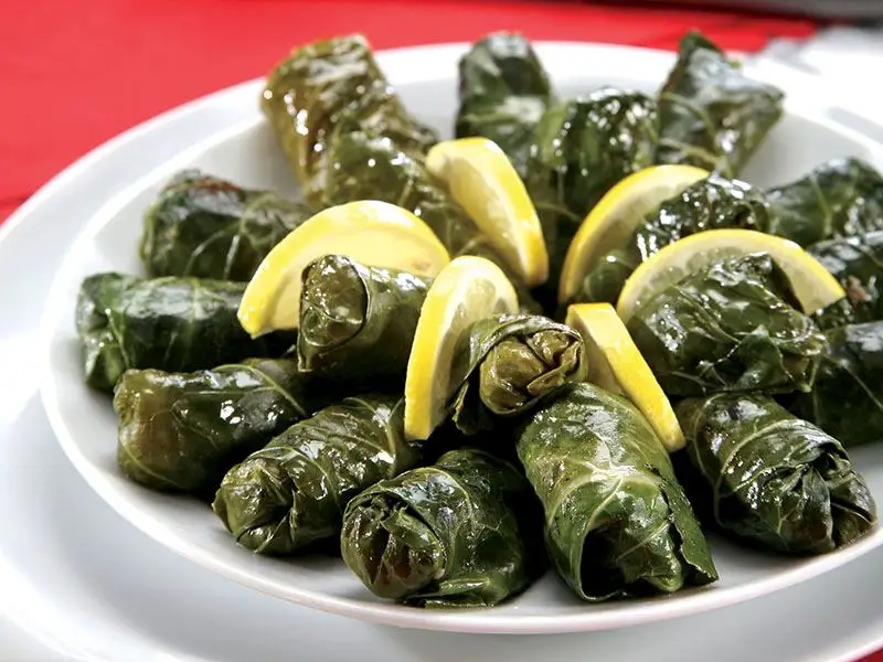 Karalahana Sarması