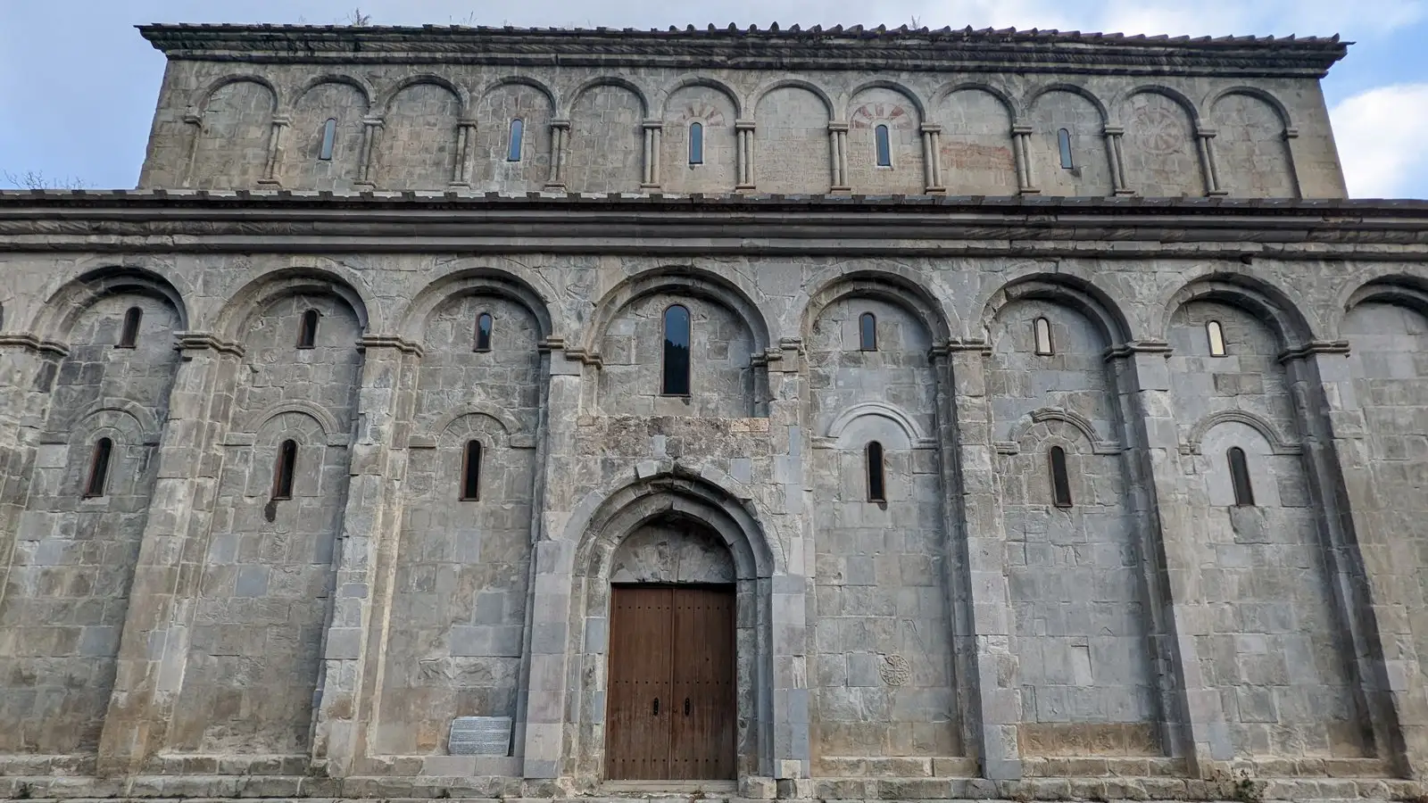 Barhal Kilisesi