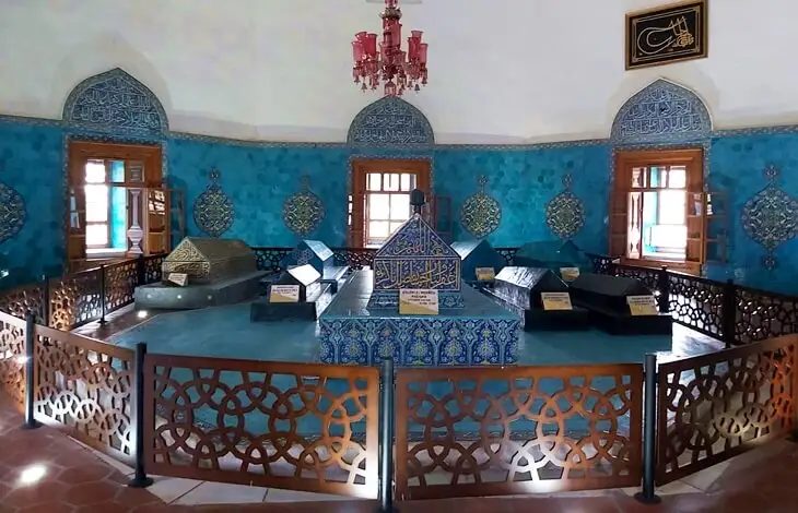 Yeşil Türbe ve Yeşil Camii