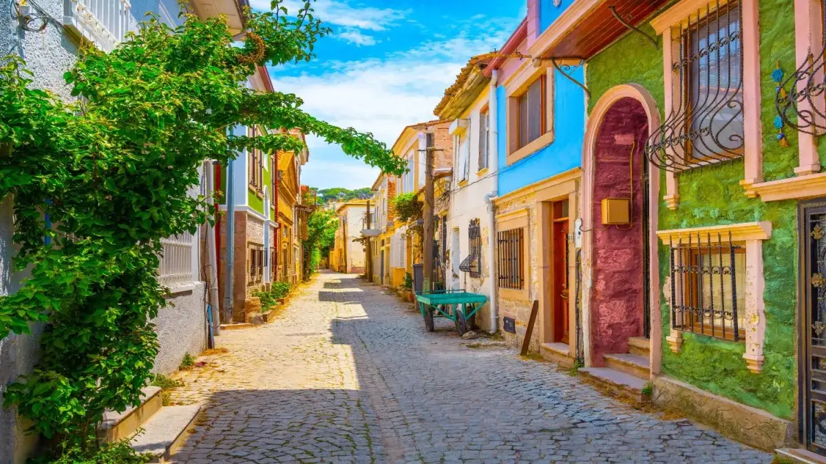 Ayvalık Tarihi Rum Evleri