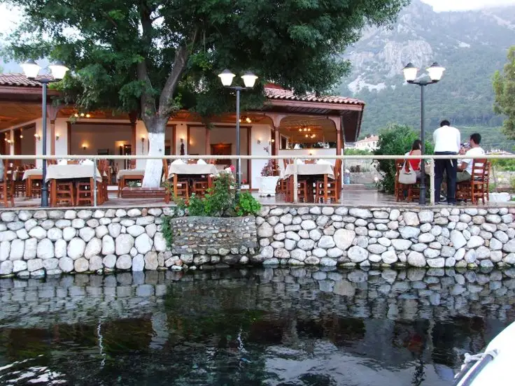 Vira Vira Restaurant