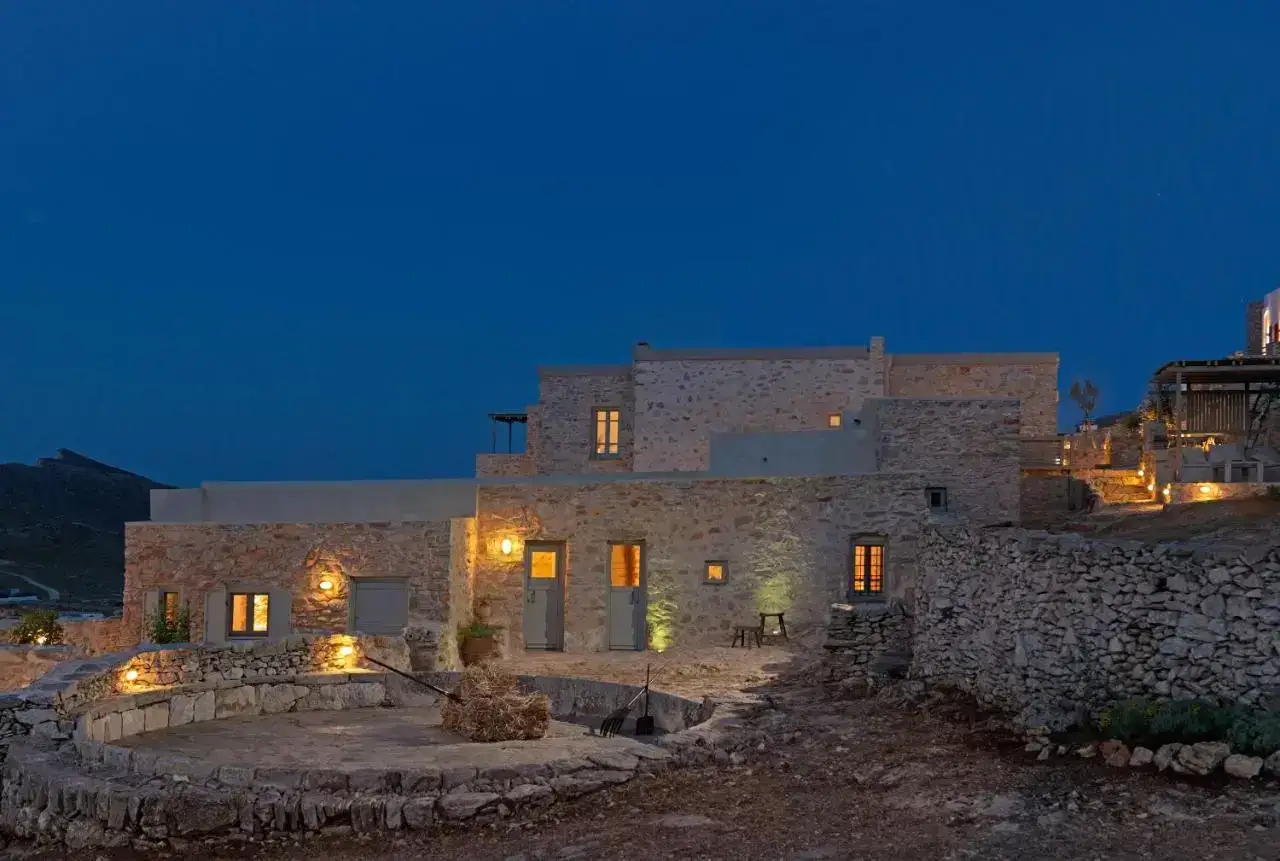 Themonies Luxury Suites - Chora, Folegandros Adası