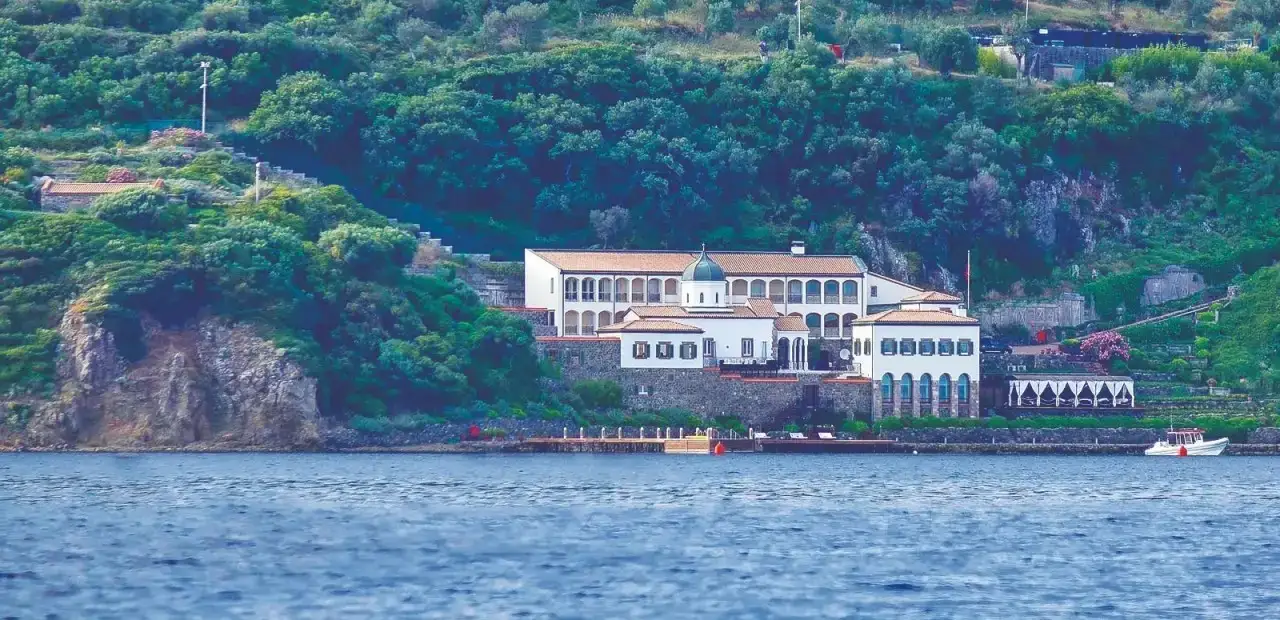 Ay Işığı Manastırı
