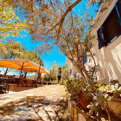 Akvaryum Otel