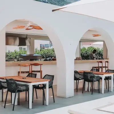 Diplomat Suites