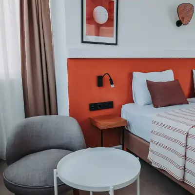 Diplomat Suites