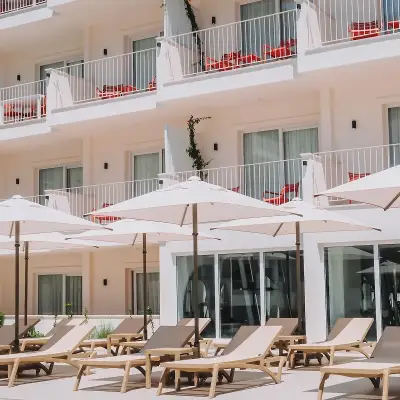 Diplomat Suites