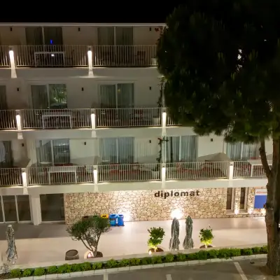 Diplomat Suites