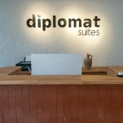 Diplomat Suites