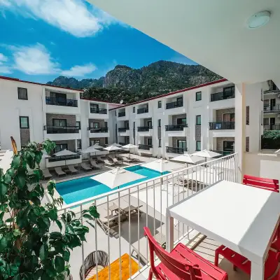 Diplomat Suites