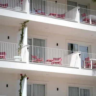 Diplomat Suites