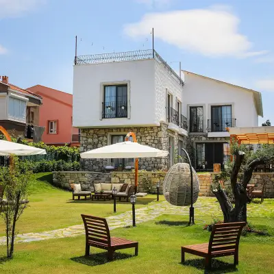 Huzurla Otel