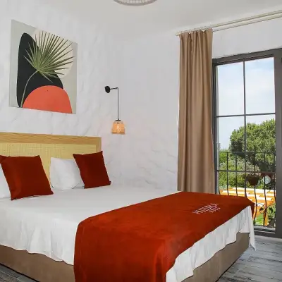 Huzurla Otel