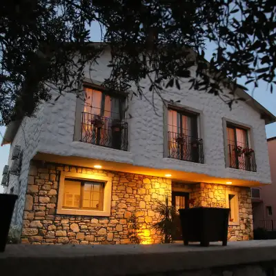 Huzurla Otel