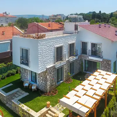 Huzurla Otel