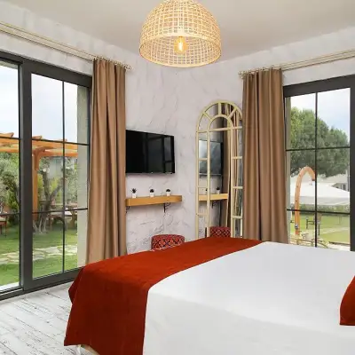 Huzurla Otel
