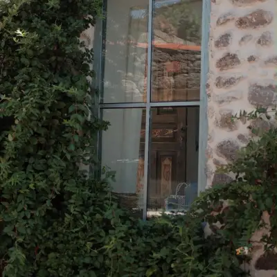 İki Oda Bir Avlu