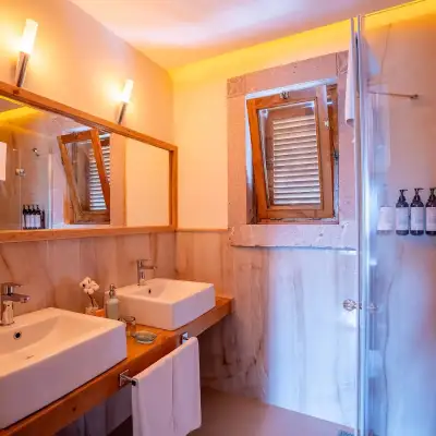 Jade Residence, Adult Only