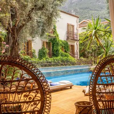 Jade Residence, Adult Only