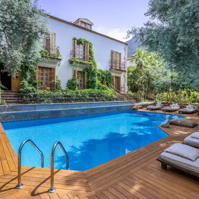 Jade Residence, Adult Only