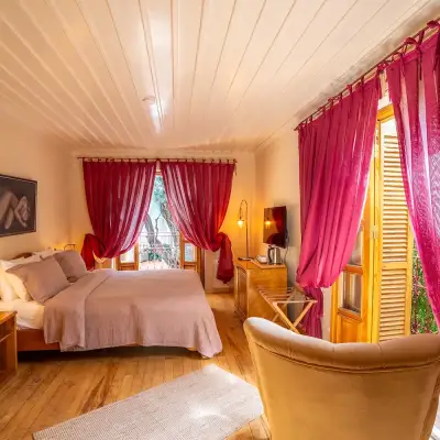 Jade Residence, Adult Only