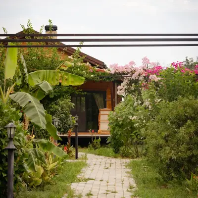Lemon Garden Lodge