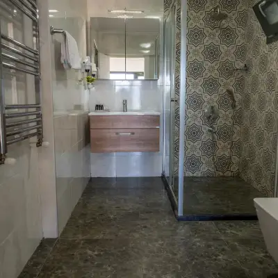 Lu-ix Hotel & Suites