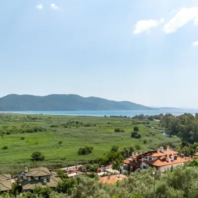 Lu-ix Hotel & Suites