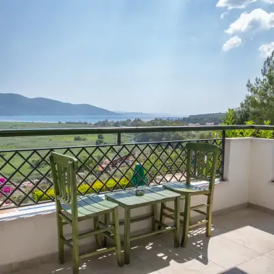 Lu-ix Hotel & Suites